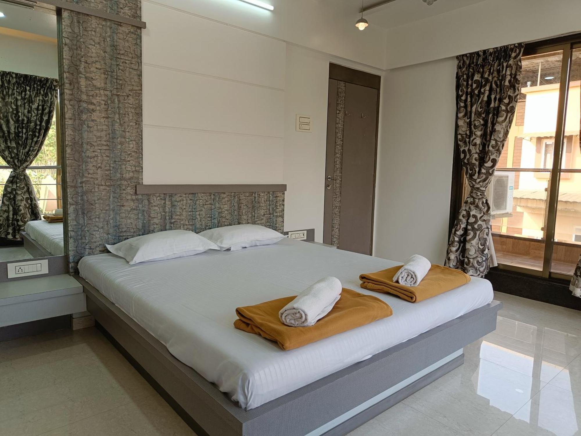 Rain Mist 4Bhk Luxury Villa With Private Pool Лонавала Екстериор снимка